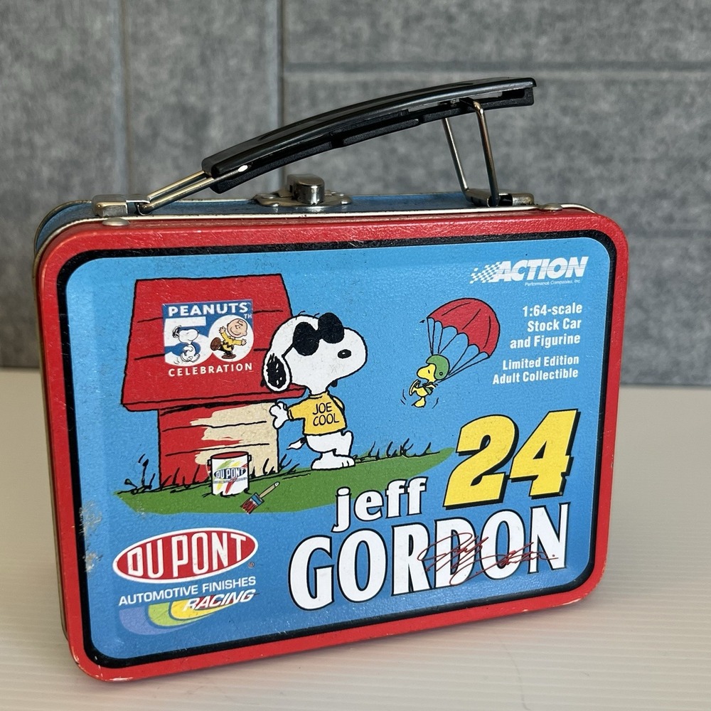 Jeff Gordon #24 Dupont Peanuts 1/64 Scale Stock Car & Snoopy Mini Lunch Box